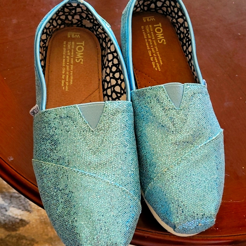 Blue sparkle Tom's